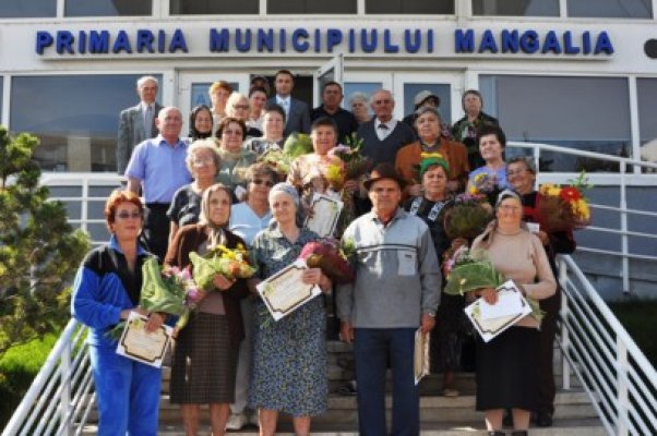 Vârstnicii Mangaliei, recompensaţi de municipalitate